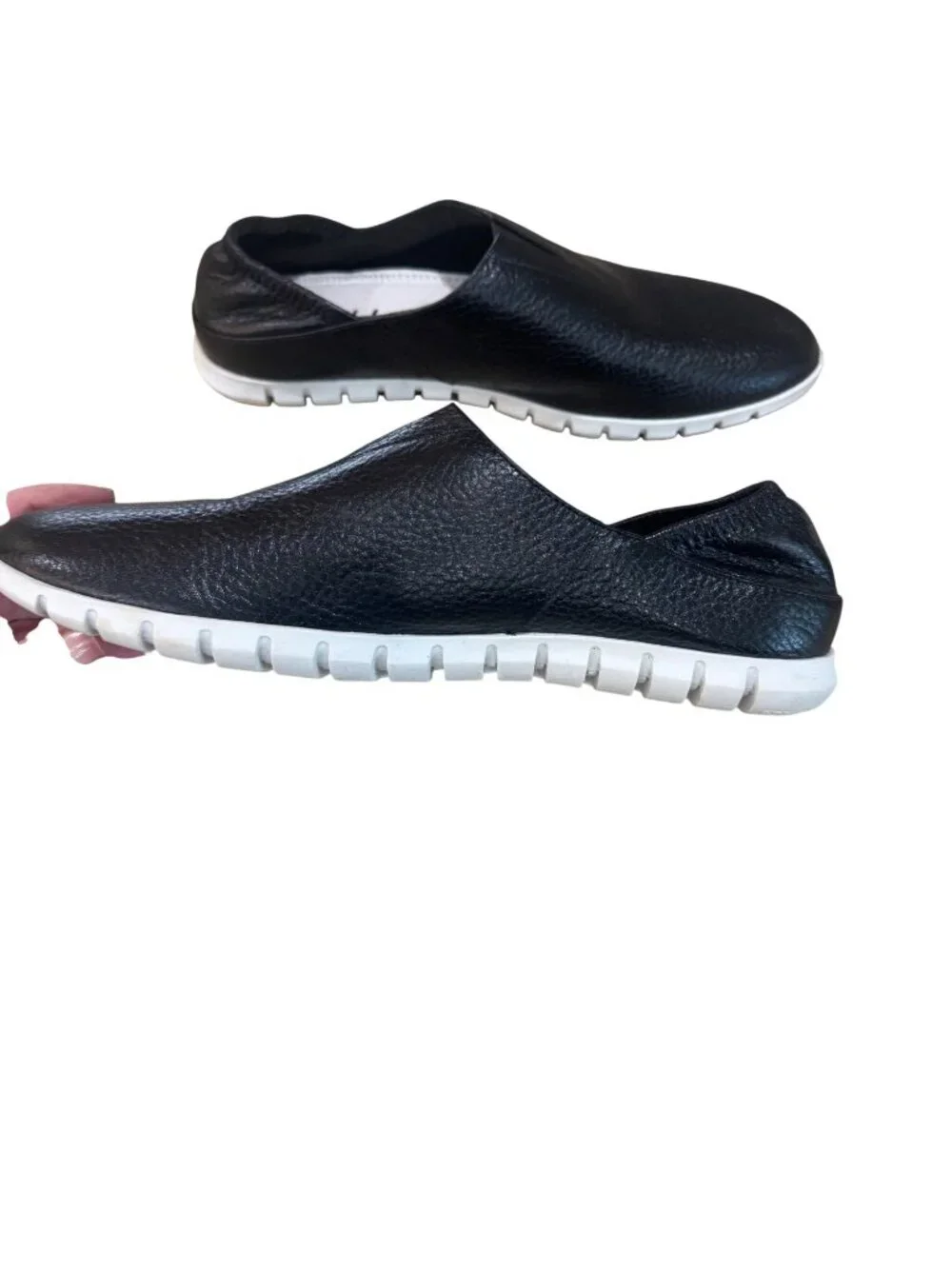 Vaneli Sport Black Leather Slip-On Shoes Athletic Sneakers Women 9N Athleisure